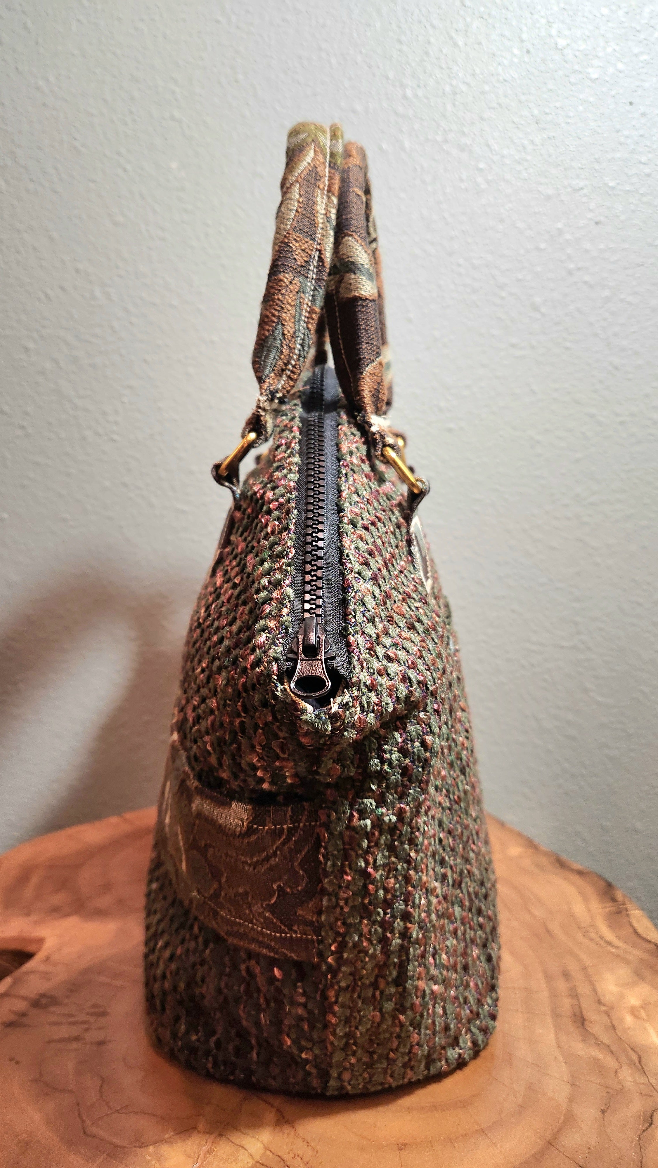 Dome-shaped handbag