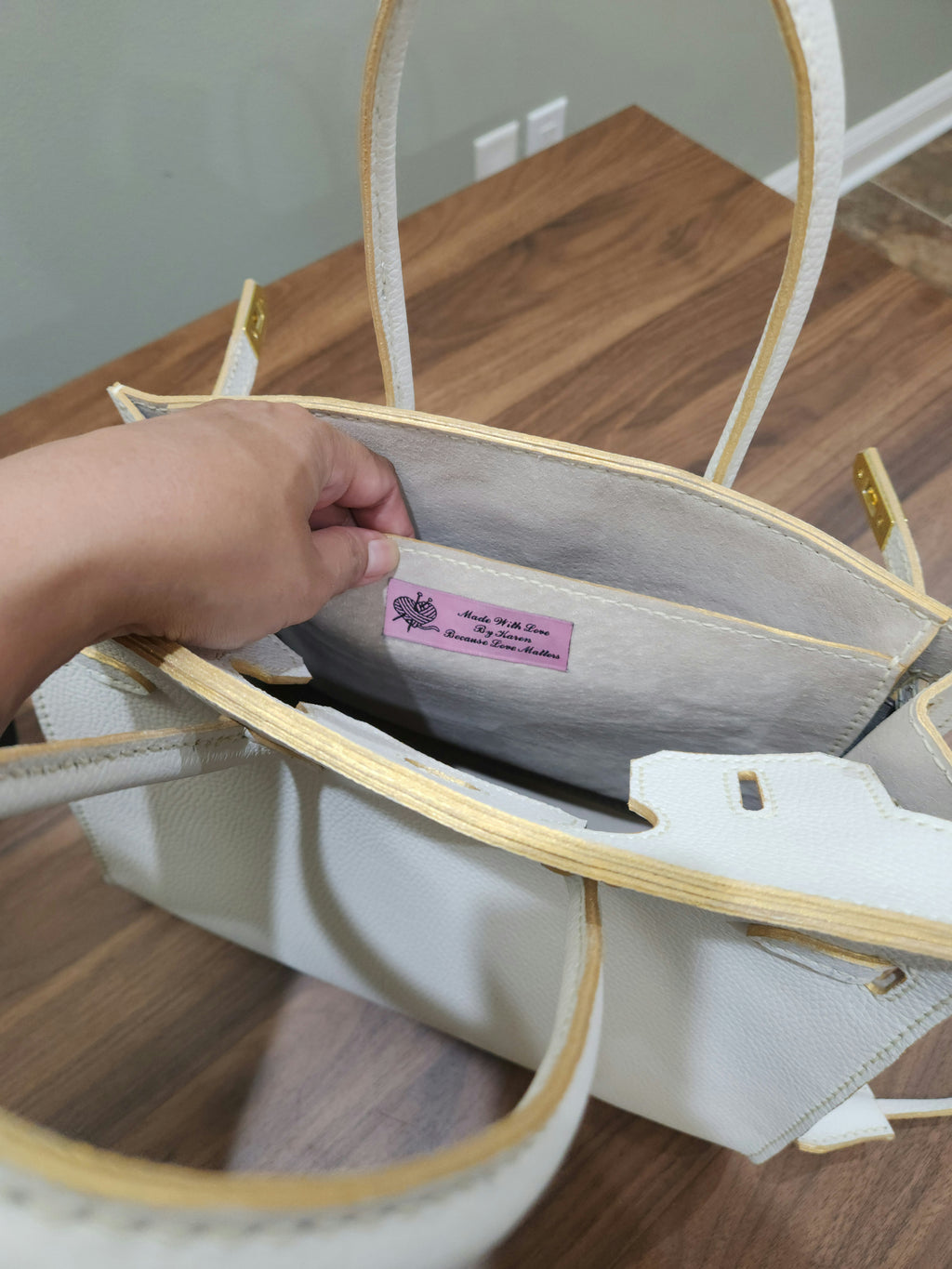 The Lumina Satchel