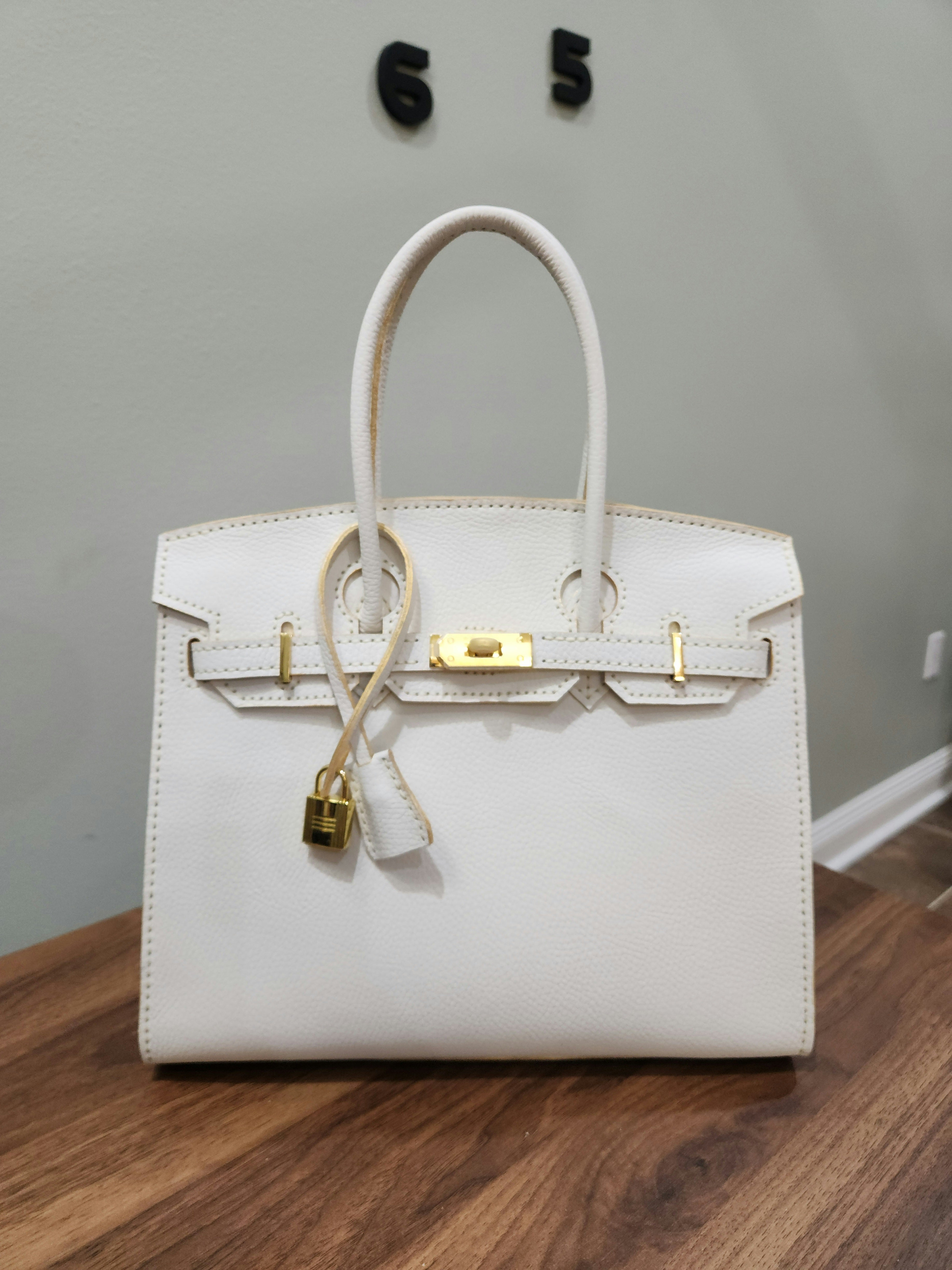 The Lumina Satchel